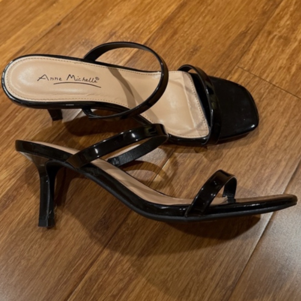 Super cute small heel woman’s sandals